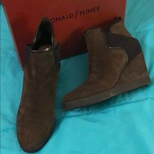 Donald Pliner LuLuu wedge